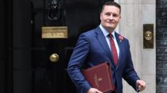 Conservatives Back Police Officers
